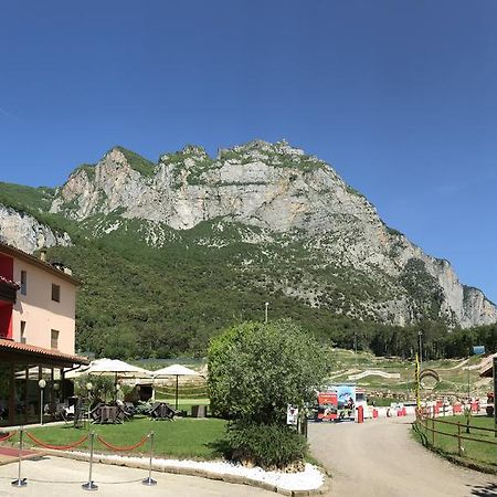 Hotel Ciclamino Pietramurata Exterior foto