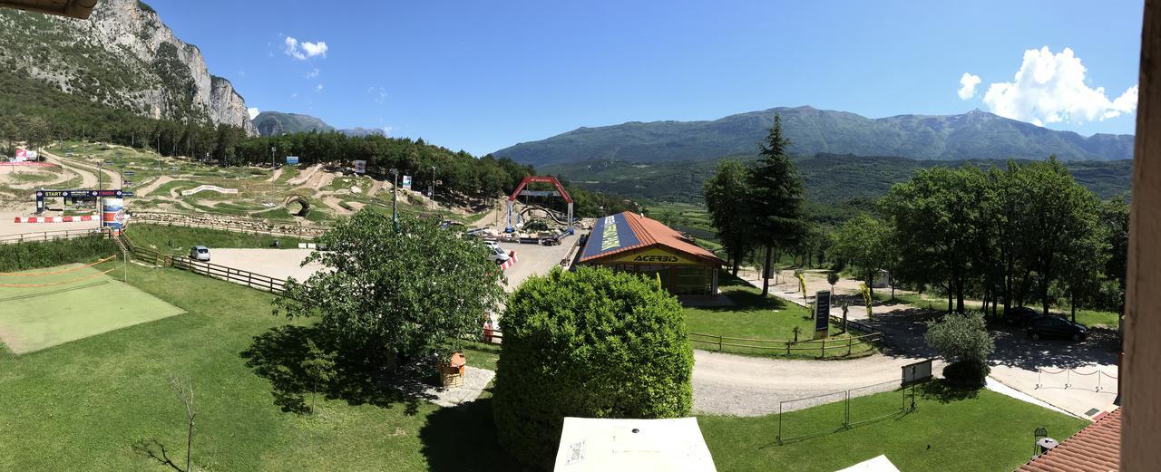 Hotel Ciclamino Pietramurata Exterior foto